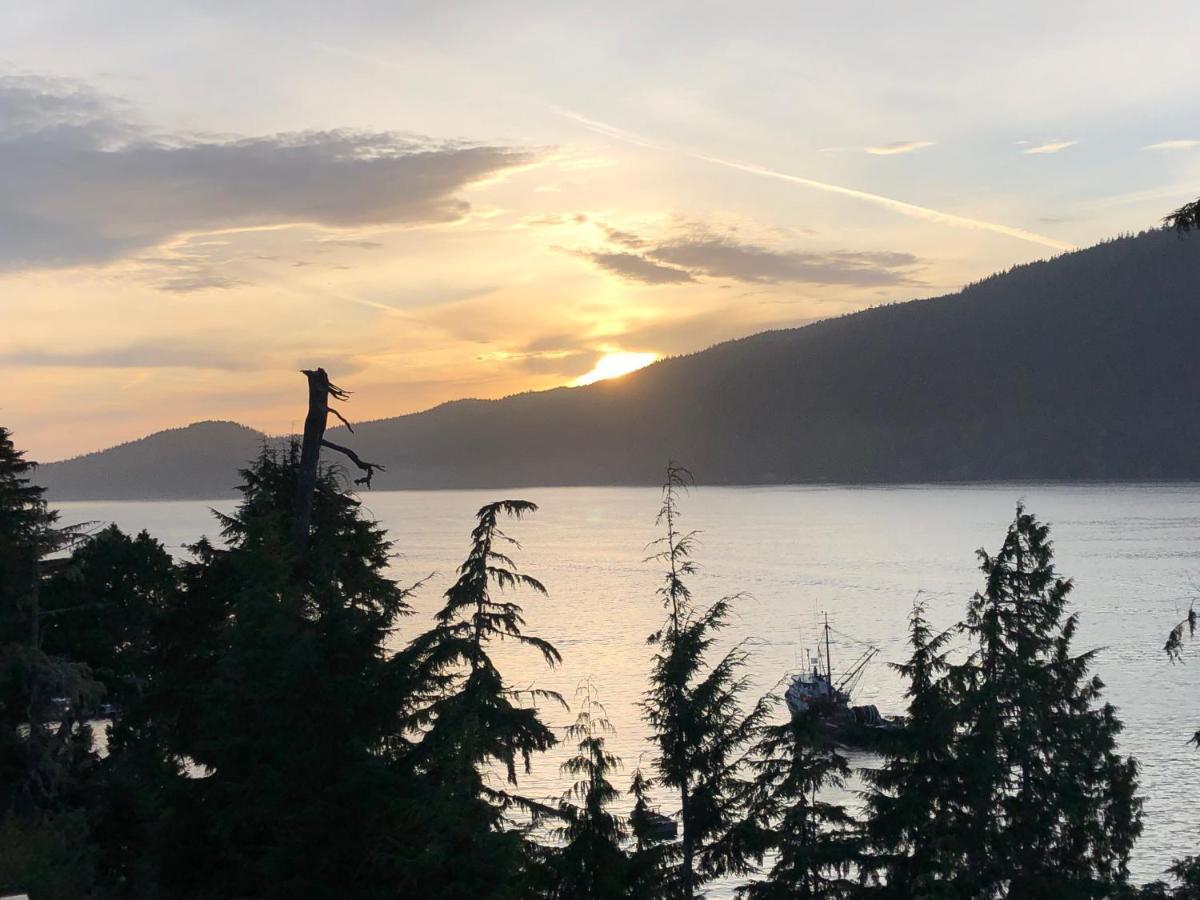 Port Renfrew Vacation Rentals Exterior photo