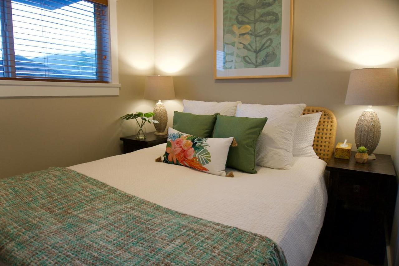 Port Renfrew Vacation Rentals Exterior photo