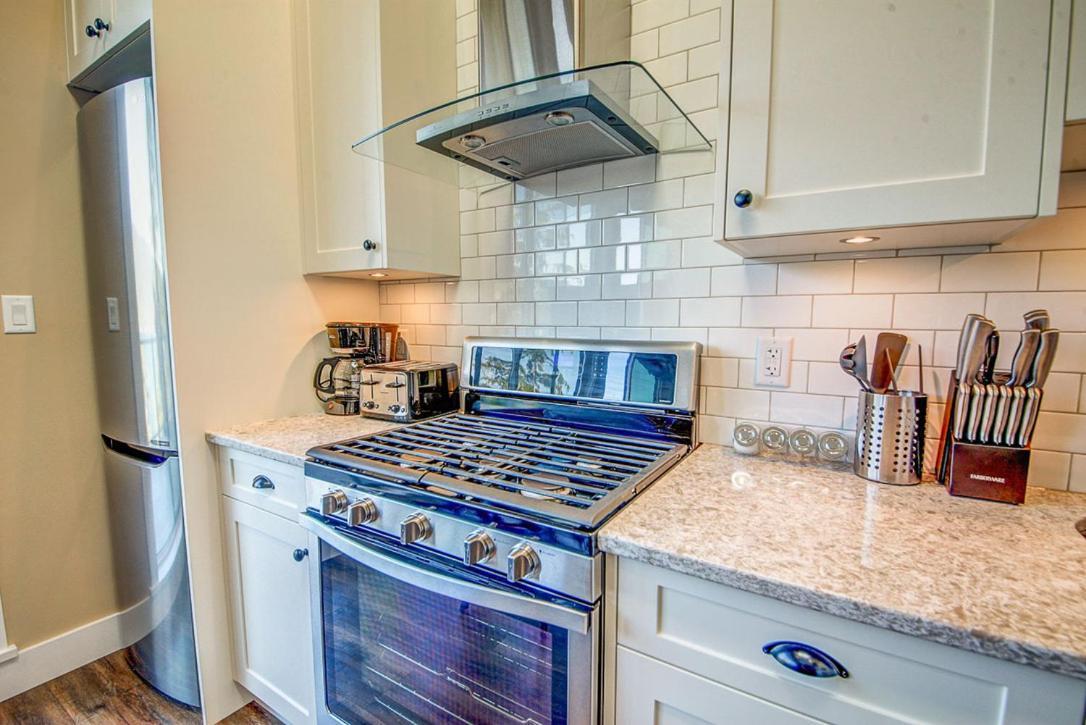 Port Renfrew Vacation Rentals Room photo