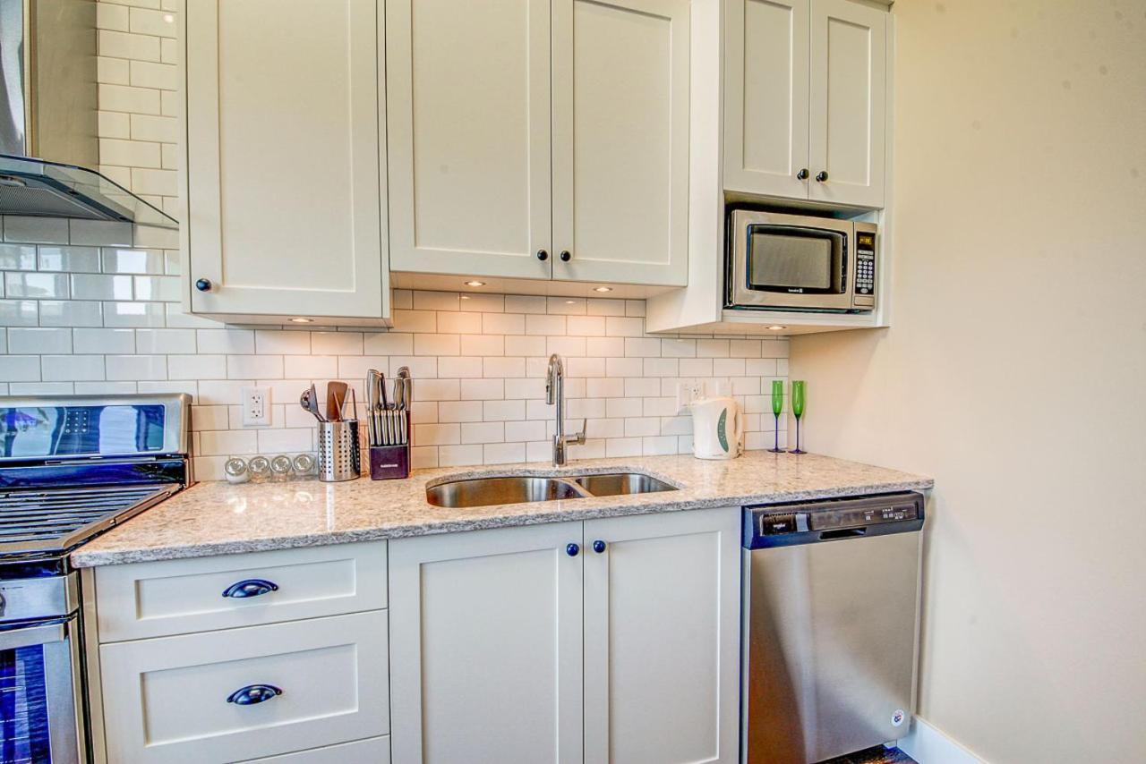 Port Renfrew Vacation Rentals Room photo