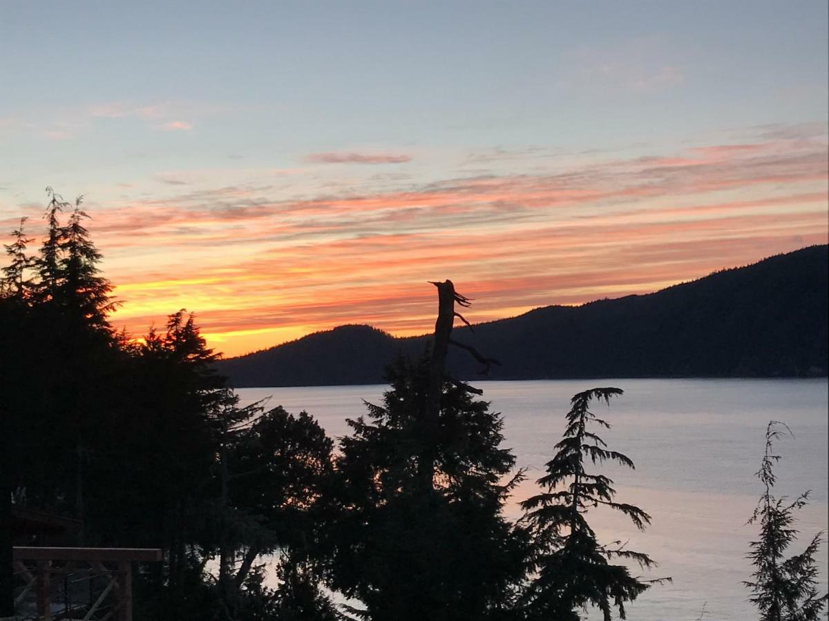 Port Renfrew Vacation Rentals Exterior photo