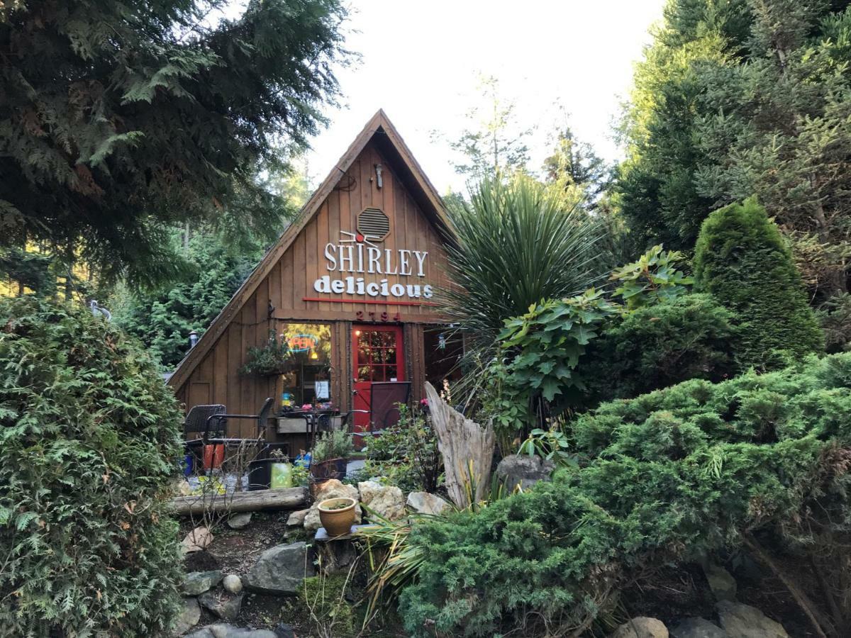 Port Renfrew Vacation Rentals Exterior photo