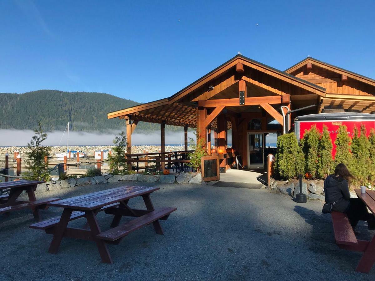 Port Renfrew Vacation Rentals Exterior photo